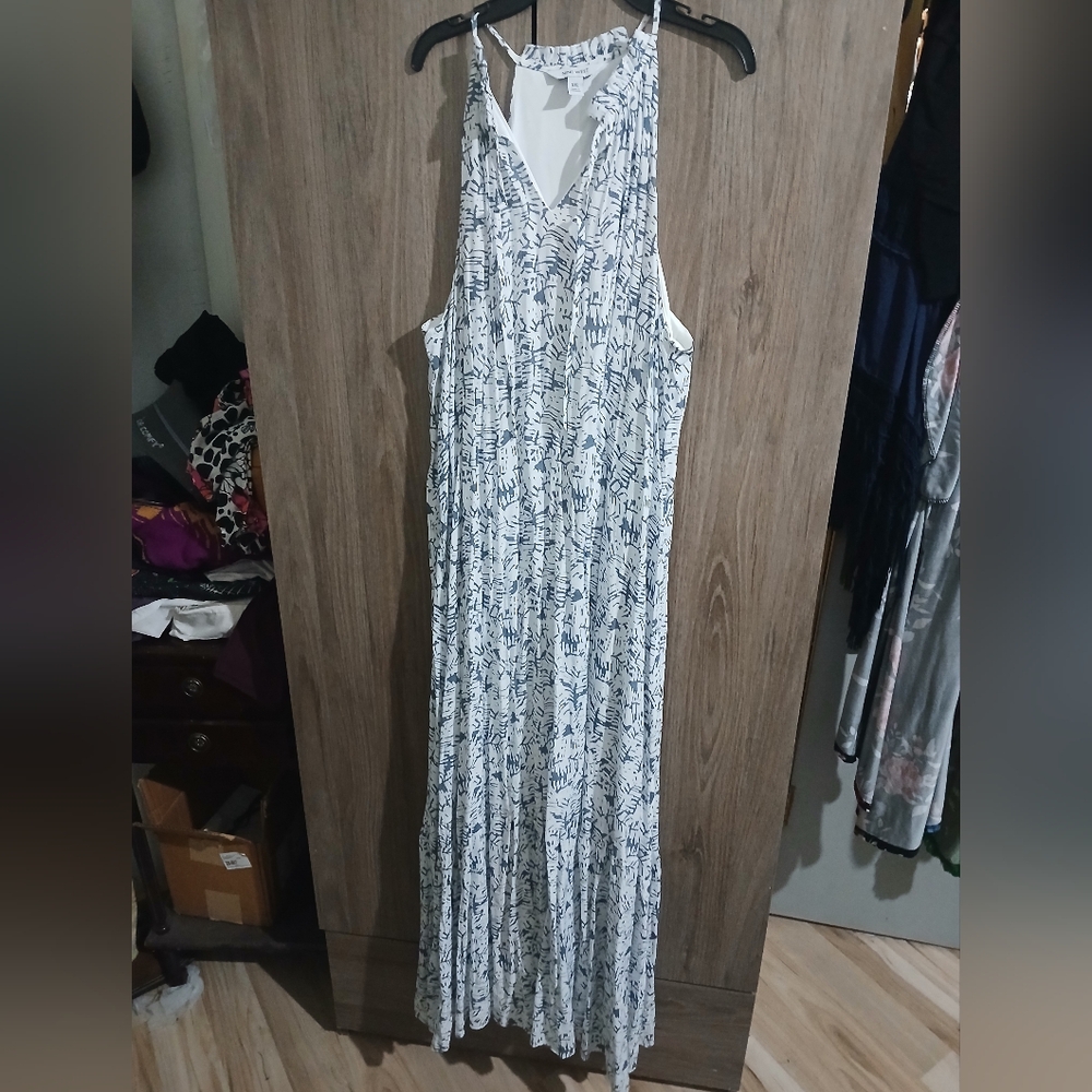 Elegant White Greyish Bluish  Patterned Dress